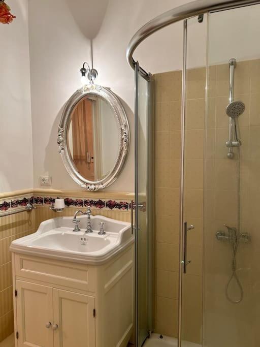 Vacanze Romane Apartment Анцио Екстериор снимка